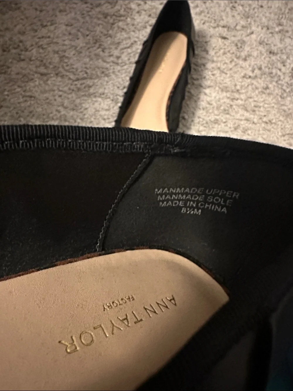 Ann Taylor Black Pointed-Toe Pleated Ballet Flats